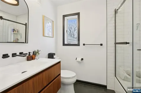 67 Woodland Avenue Verona NJ 07044
