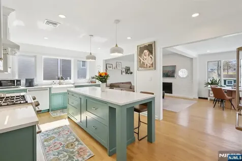 67 Woodland Avenue Verona NJ 07044