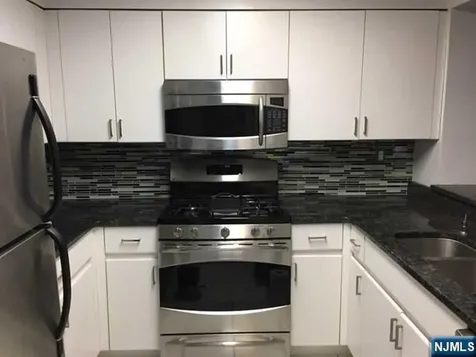 603 Ellery Court Edgewater NJ 07020