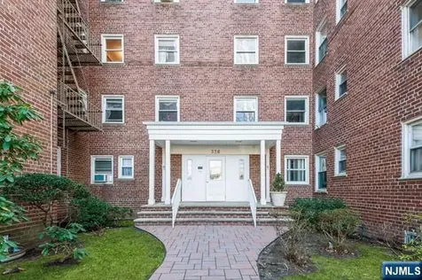326 N Bridge Plaza Fort Lee NJ 07024