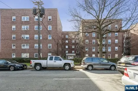 326 N Bridge Plaza Fort Lee NJ 07024