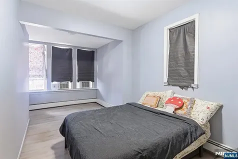 402 15th Street Newark NJ 07103
