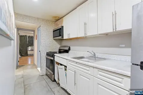 402 15th Street Newark NJ 07103