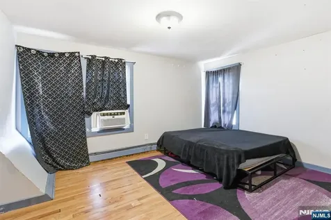 402 15th Street Newark NJ 07103