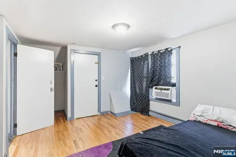 402 15th Street Newark NJ 07103