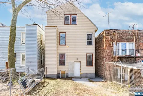 402 15th Street Newark NJ 07103