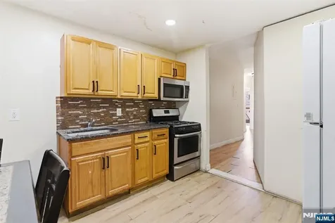 402 15th Street Newark NJ 07103