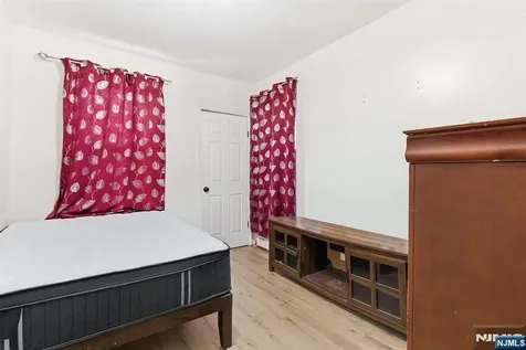 402 15th Street Newark NJ 07103