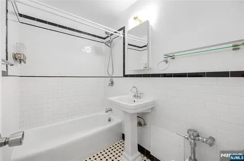 6050 Kennedy Boulevard West New York NJ 07093