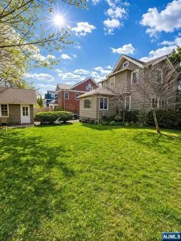 327 Rutland Avenue Teaneck NJ 07666
