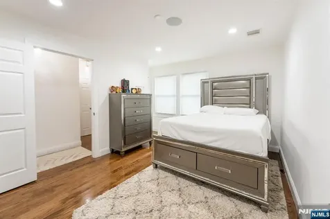 144 Silleck Street Clifton NJ 07013