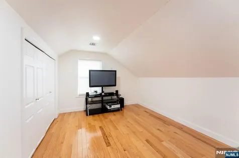 144 Silleck Street Clifton NJ 07013