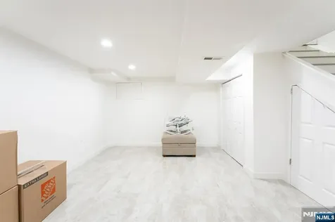 144 Silleck Street Clifton NJ 07013