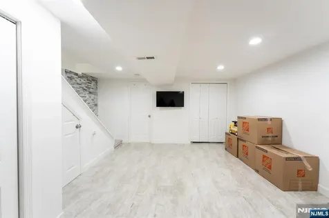 144 Silleck Street Clifton NJ 07013