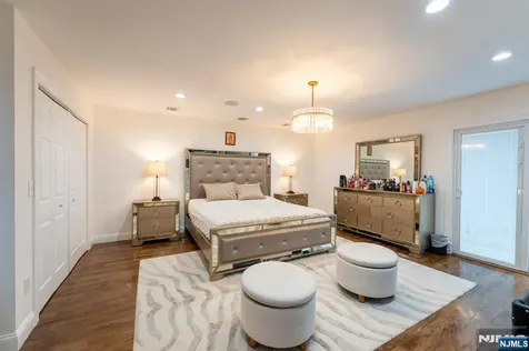 144 Silleck Street Clifton NJ 07013
