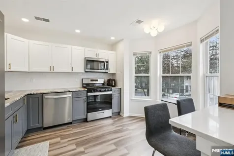 2071 Drake Court Mahwah NJ 07430