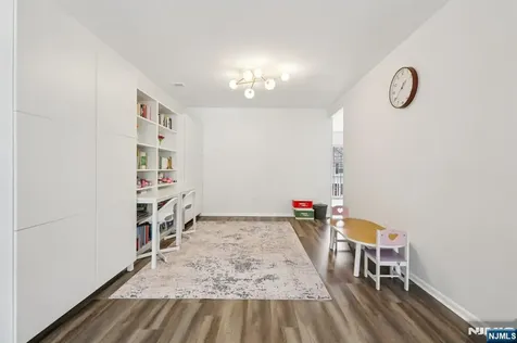 2071 Drake Court Mahwah NJ 07430