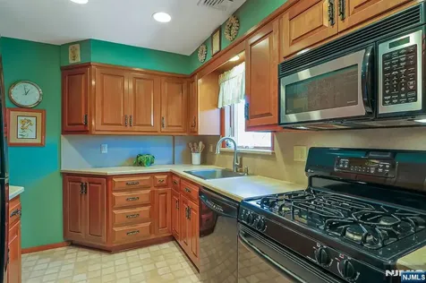 149 Park Drive New Milford NJ 07646