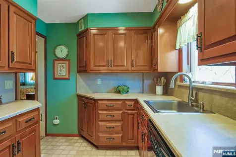 149 Park Drive New Milford NJ 07646