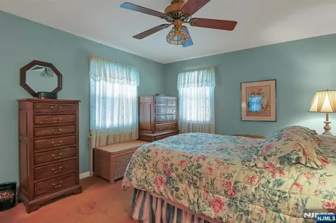 149 Park Drive New Milford NJ 07646
