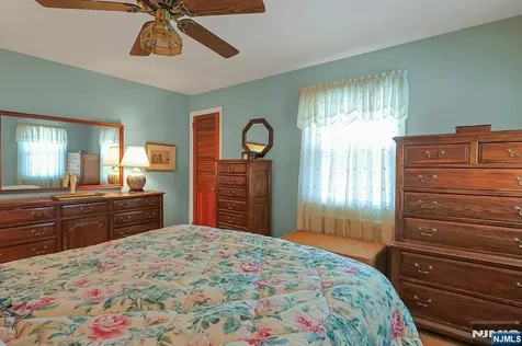 149 Park Drive New Milford NJ 07646