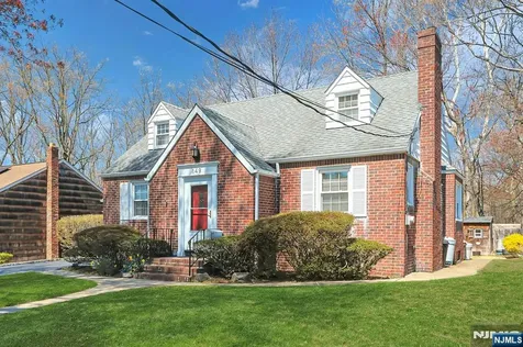 149 Park Drive New Milford NJ 07646