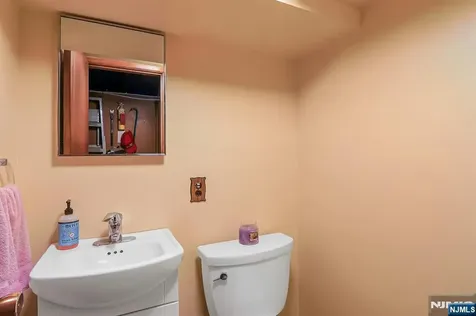 149 Park Drive New Milford NJ 07646