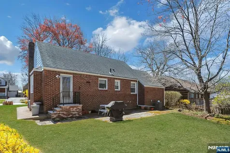 149 Park Drive New Milford NJ 07646