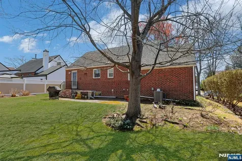 149 Park Drive New Milford NJ 07646