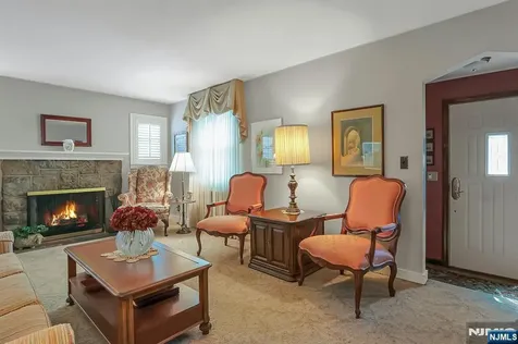 149 Park Drive New Milford NJ 07646