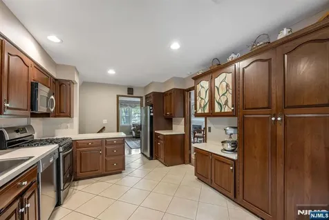 485 Eisenhower Court Wyckoff NJ 07481