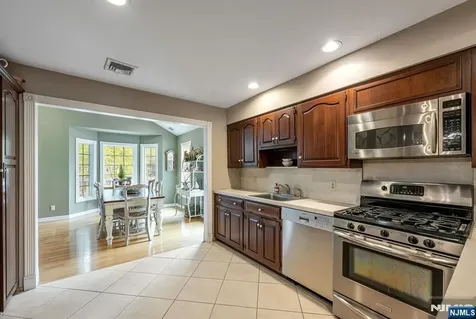 485 Eisenhower Court Wyckoff NJ 07481