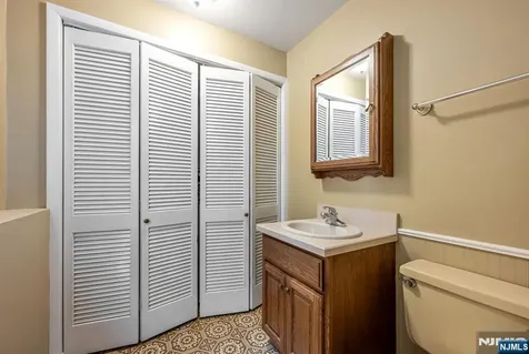 485 Eisenhower Court Wyckoff NJ 07481