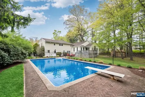 485 Eisenhower Court Wyckoff NJ 07481