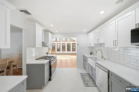 14 King Road Park Ridge NJ 07656