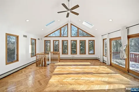 14 King Road Park Ridge NJ 07656