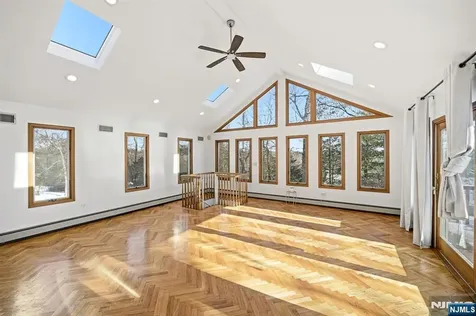 14 King Road Park Ridge NJ 07656