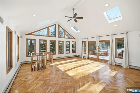 14 King Road Park Ridge NJ 07656