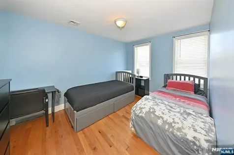 34 Gordon Street Ridgefield Park NJ 07660