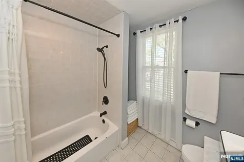 34 Gordon Street Ridgefield Park NJ 07660