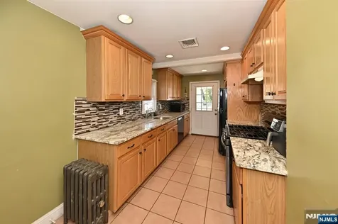 34 Gordon Street Ridgefield Park NJ 07660
