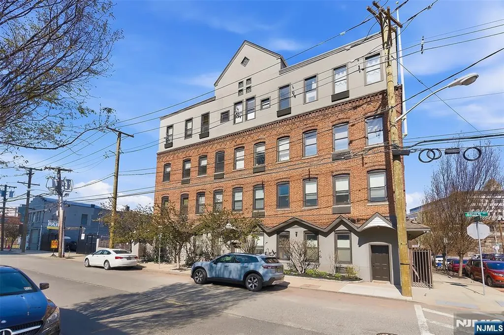 39-45 Bruen Newark NJ 07105