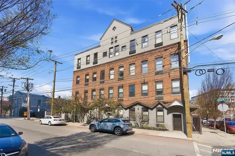 39-45 Bruen Newark NJ 07105