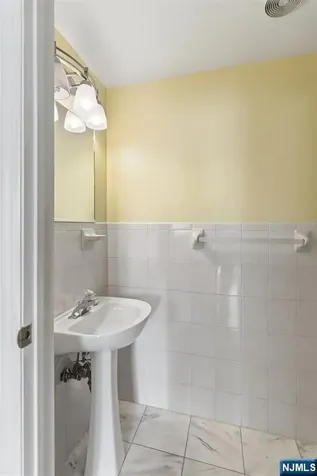 39-45 Bruen Newark NJ 07105