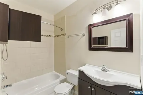 39-45 Bruen Newark NJ 07105