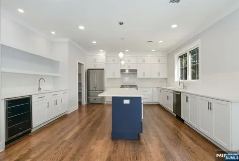 28 Bennington Road Livingston NJ 07039