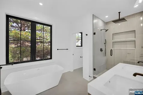 28 Bennington Road Livingston NJ 07039