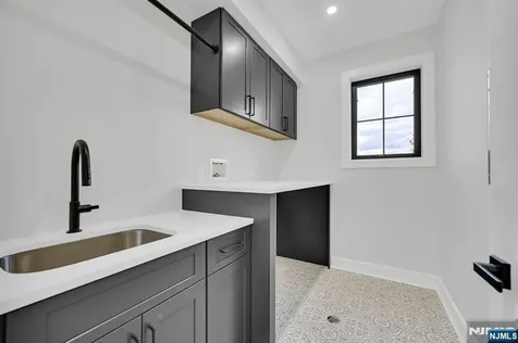 28 Bennington Road Livingston NJ 07039