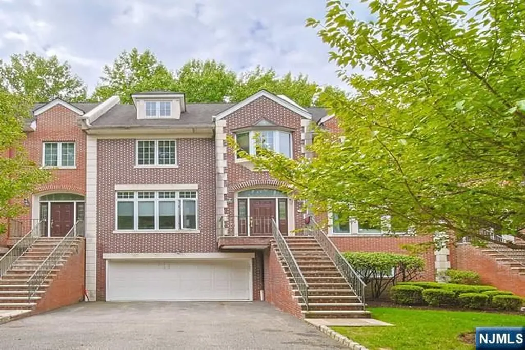 2 Candlewood Drive Old Tappan NJ 07675