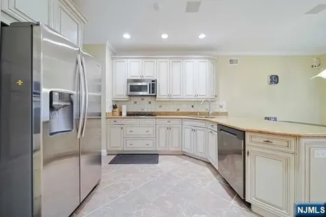 2 Candlewood Drive Old Tappan NJ 07675